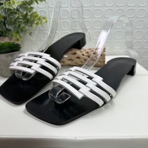 Lauren Ralph Lauren White Woven Flat Sandals Size 8.5
